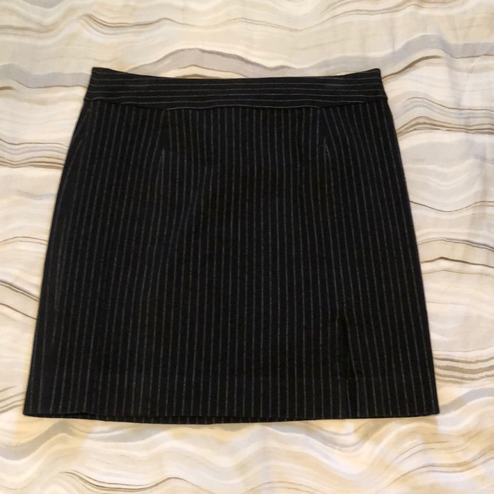 Banana Republic 10 Black Pin-Striped Stretch Skirt